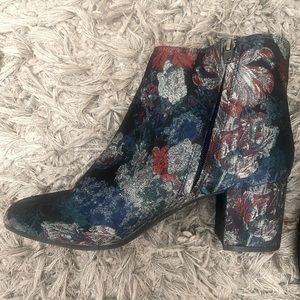 Floral boots!
